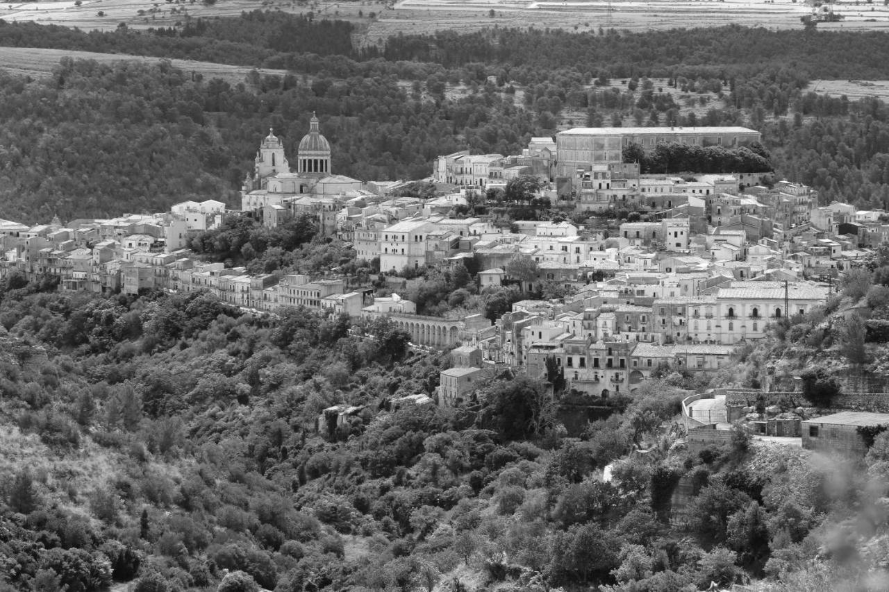Tocco Barocco - Locazioni Brevi - Hotel Ragusa Exterior photo